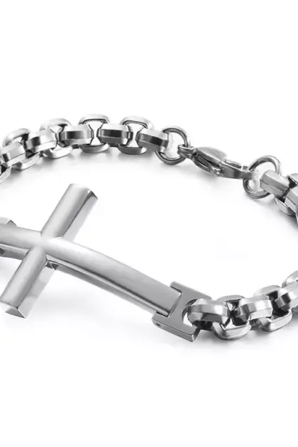 Armband mit Kreuz